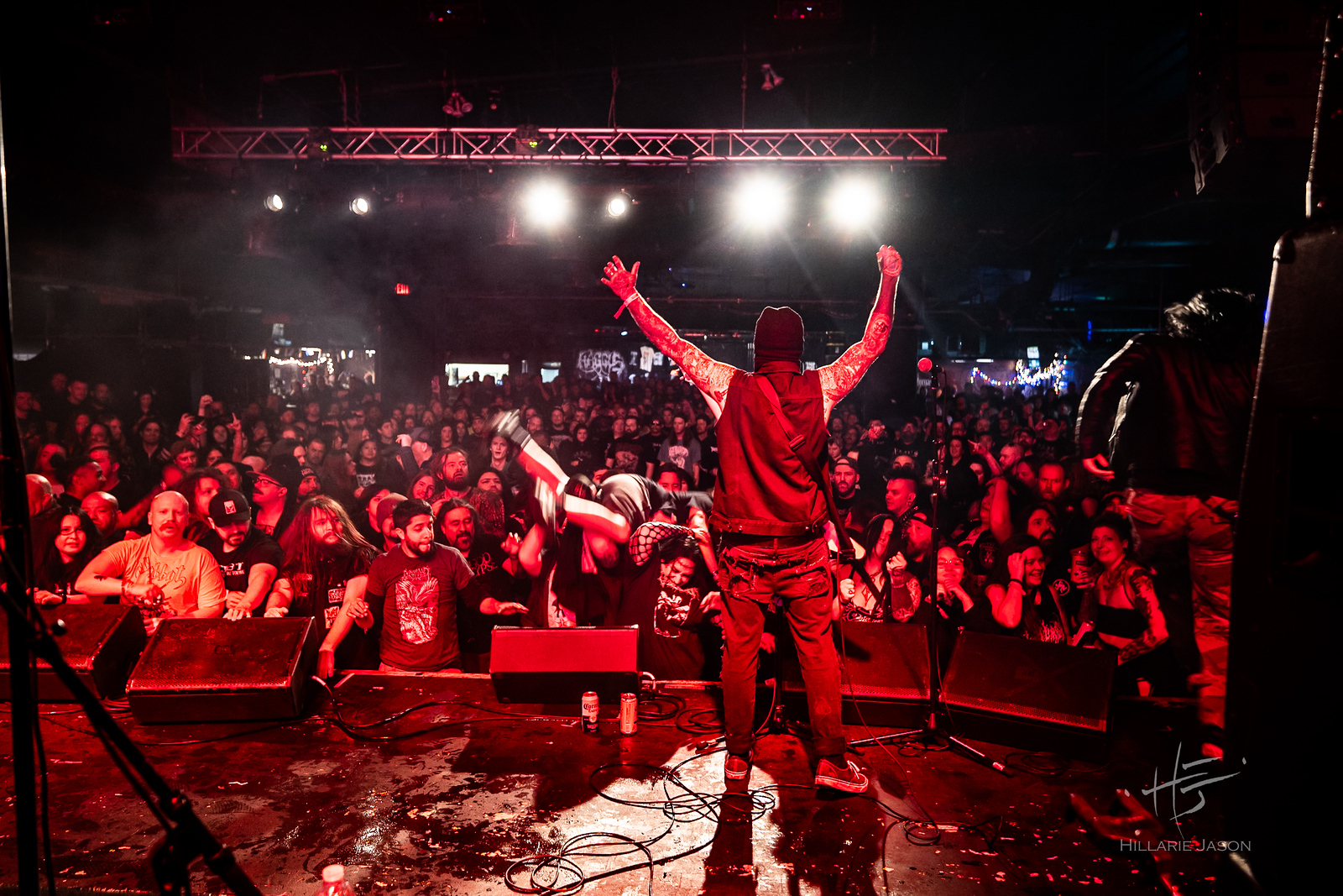 Haggus live tour shot 4